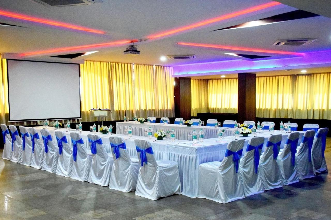Hotel Citrus Prime Candolm, Goa Candolim Exterior foto
